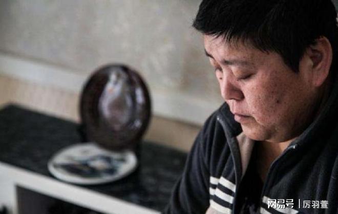 举重冠军中国_中国大体重举重冠军有哪些_中国举重重量级冠军