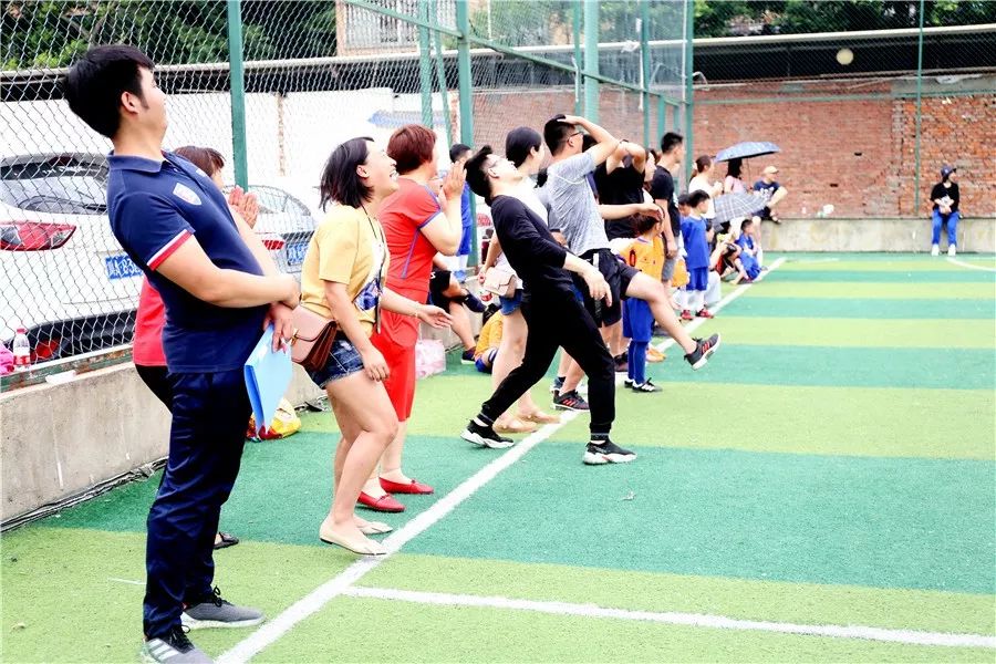 联赛足球小孩冠军名单_联赛足球小孩冠军是谁_小孩足球联赛的冠军