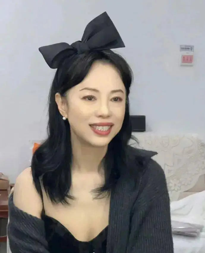 健身很年轻明星_健身明星年轻图片_健身明星年轻照片大全
