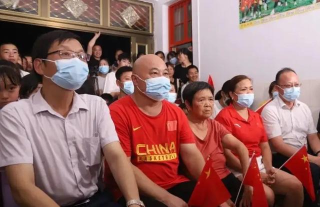奥运举重冠军才力_奥运冠军举重冠军_军神举重奥运会冠军是谁