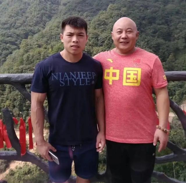 奥运冠军举重冠军_军神举重奥运会冠军是谁_奥运举重冠军才力