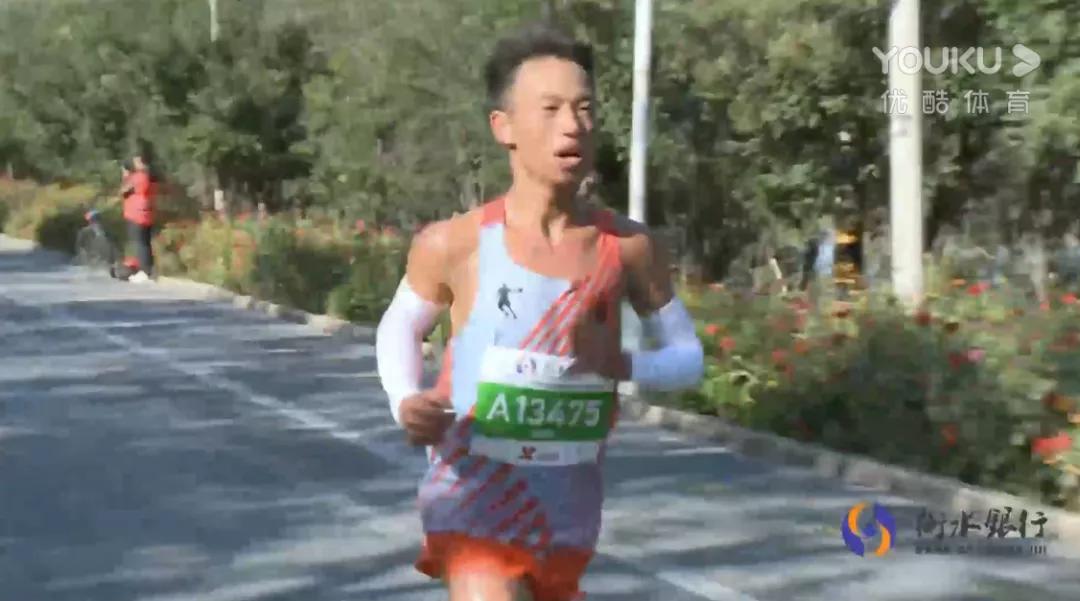 马拉松冠军叫什么名字_马拉松运动员冠军_马拉松冠军配速表