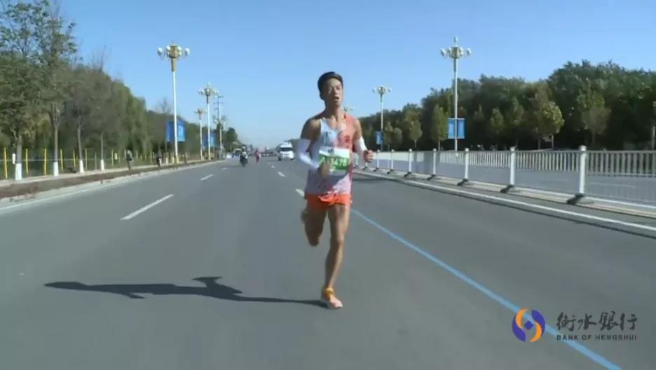 马拉松运动员冠军_马拉松冠军配速表_马拉松冠军叫什么名字