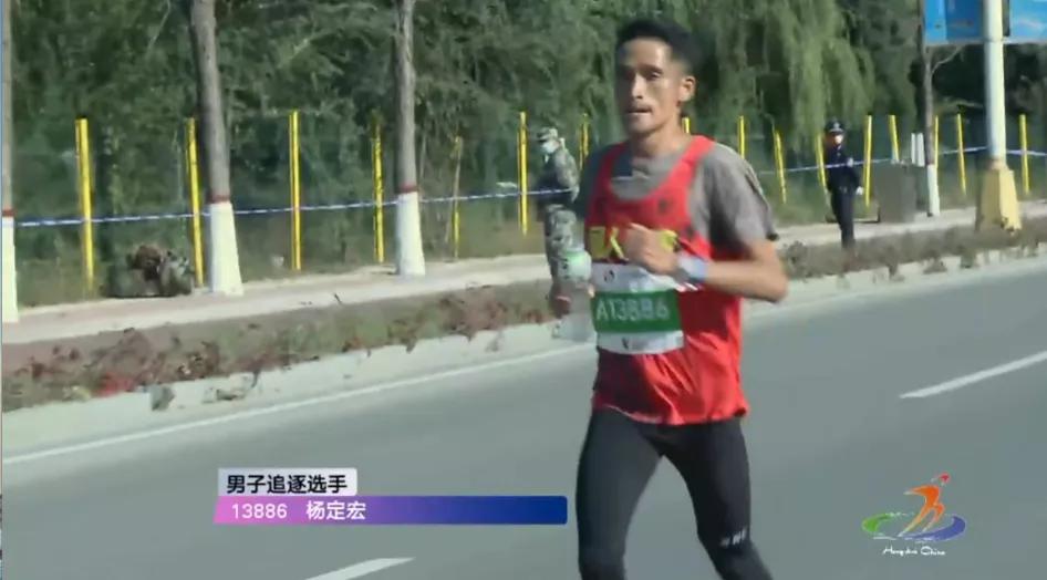 马拉松冠军配速表_马拉松冠军叫什么名字_马拉松运动员冠军