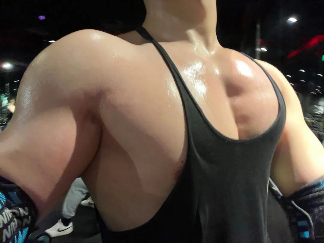 健身三角肌_三角肌健身视频_三角肌健身动作