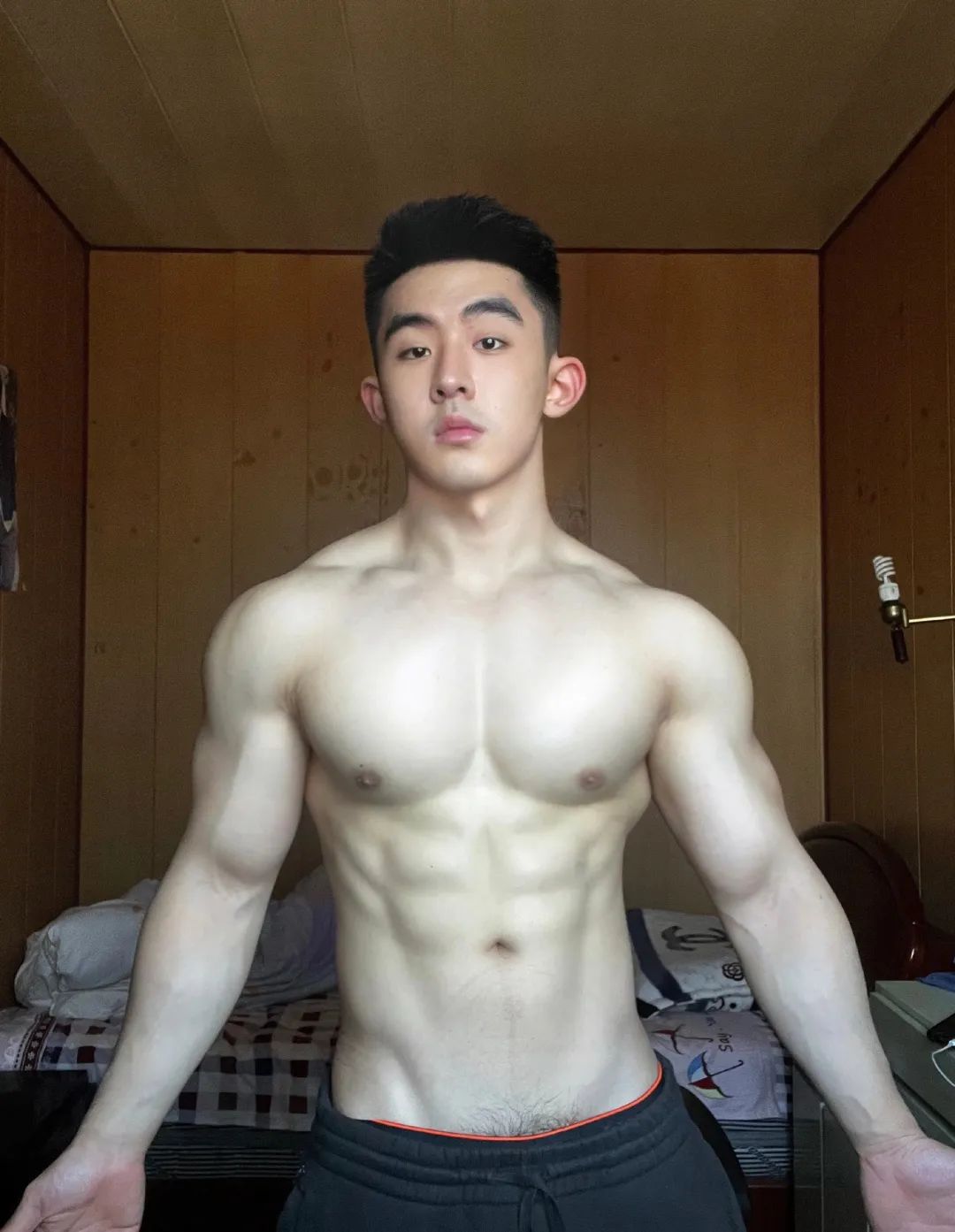 三角肌健身动作_健身三角肌_三角肌健身视频