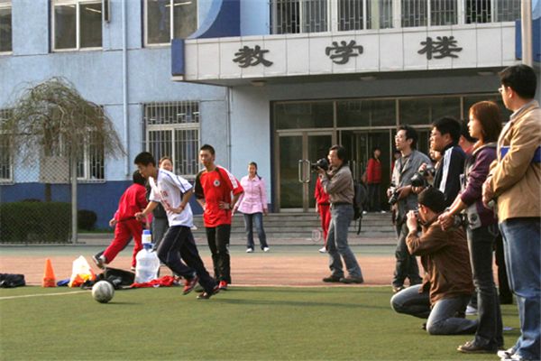 沈阳市回民中学足球队_沈阳市回民中学喜报_沈阳回民中学足球冠军视频